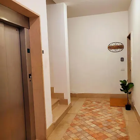 Valley View Apartment